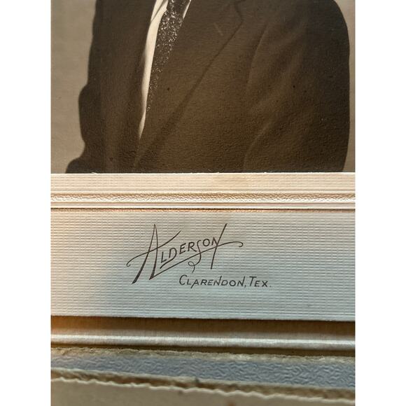 Lot of 12 Vintage Photographs Various Photogrophy Studios Most 4" x 6" - Picture 3 of 8